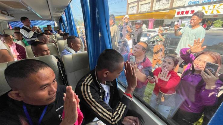 Tayland, ateşkes sonrası 18 Kamboçyalı askeri ülkelerine iade etti