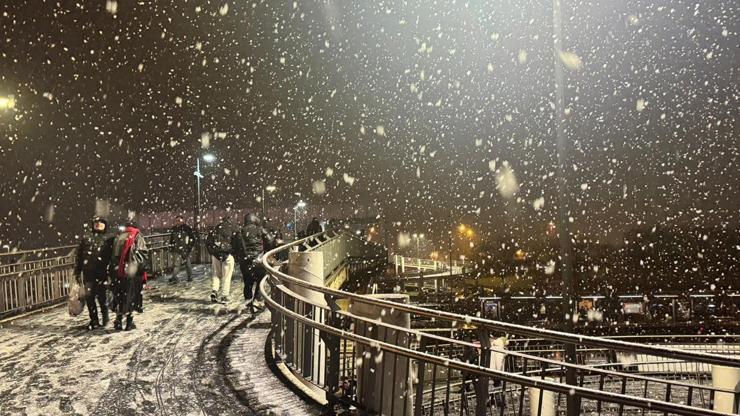 İstanbul Valiliğinden kar uyarısı: Akşam saatlerine dikkat