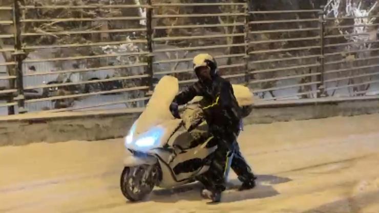 İstanbul yeni yılı karla karşıladı