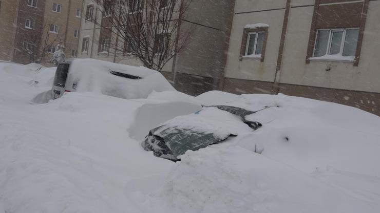 Bitlis’te kar hayatı durma noktasına getirdi Bitlis’te kar hayatı durma noktasına getirdi