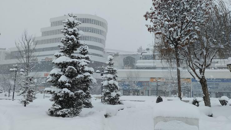 Bolu’da yoğun kar yağışı Bolu’da yoğun kar yağışı