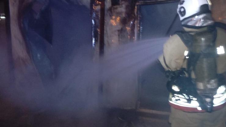 Hatay’da konteyner küle döndü Hatay’da konteyner küle döndü