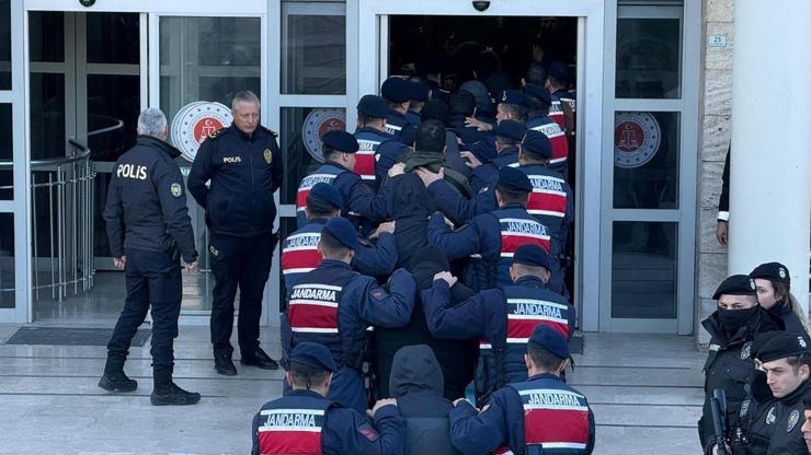 Muğla merkezli DEAŞ operasyonunda gözaltına alınan 18 şüpheli adliyede Muğla merkezli DEAŞ operasyonunda gözaltına alınan 18 şüpheli adliyede