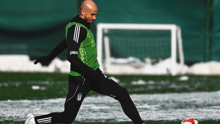 Beşiktaş, Antalya kampı öncesi son antrenmanını gerçekleştirdi Beşiktaş, Antalya kampı öncesi son antrenmanını gerçekleştirdi