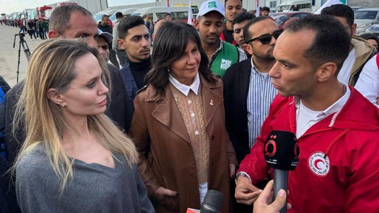 Angelina Jolieden Refaha ziyaret: Gazze sınırına gitti