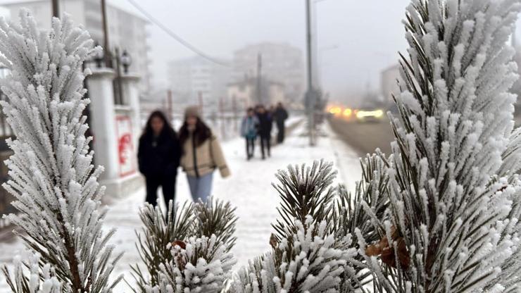 Göle’de termometreler eksi 40’a yaklaştı Göle’de termometreler eksi 40’a yaklaştı