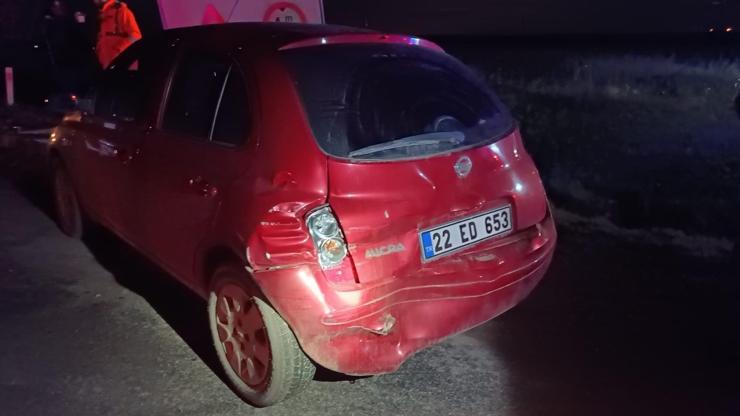 Edirne'de TIR'la çarpışan otomobilde 4 kişi yaralandı Edirne'de TIR'la çarpışan otomobilde 4 kişi yaralandı