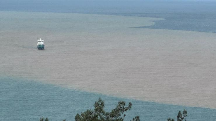 Bartın'da denizin rengi değişti