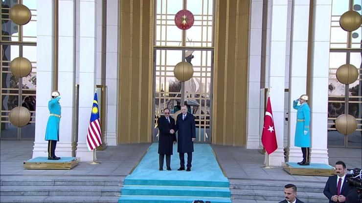 SON DAKİKA | Cumhurbaşkanı Erdoğan, Malezya Başbakanı İbrahim’i resmi törenle karşıladı
