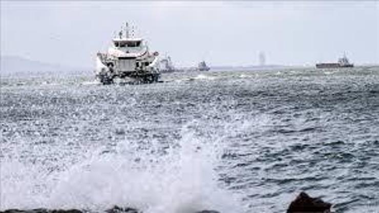 İzmir'de vapur seferleri iptal edildi İzmir'de vapur seferleri iptal edildi