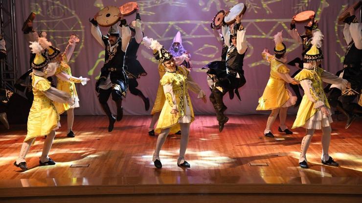 Kurtuluşun 104'üncü yılında 'Destanların Dansı' sahne aldı Kurtuluşun 104'üncü yılında 'Destanların Dansı' sahne aldı