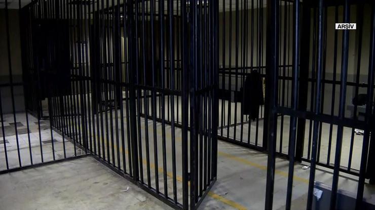 Venezuela'da çok sayıda tutuklu tahliye edildi Venezuela'da çok sayıda tutuklu tahliye edildi