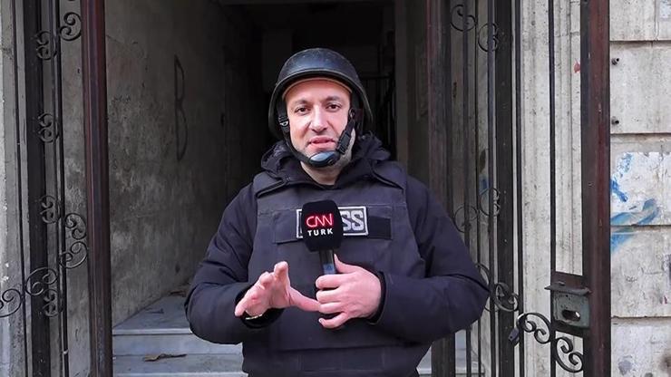 CNN TÜRK ekibi Suriyede YPGnin mevziye çevirdiği evi görüntüledi