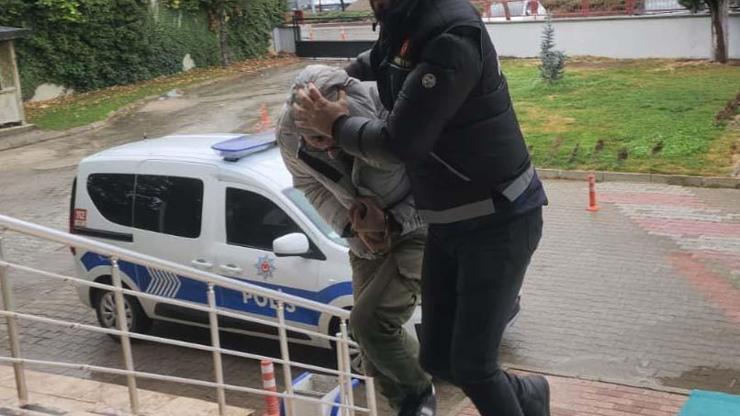 İç çamaşırı ve botunun içine uyuşturucu saklayan 2 şüpheli tutuklandı İç çamaşırı ve botunun içine uyuşturucu saklayan 2 şüpheli tutuklandı