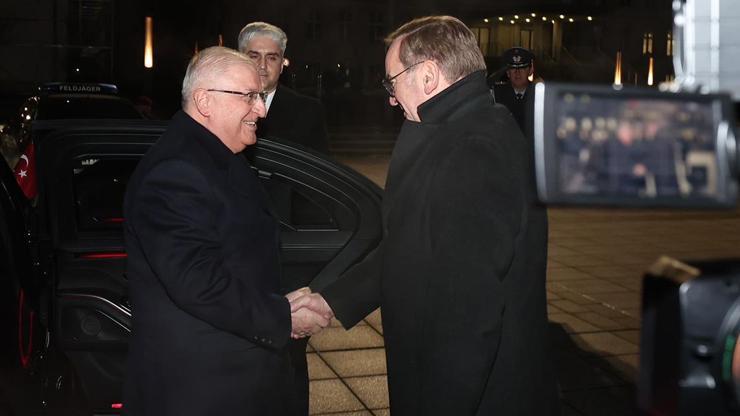 Bakan Güler Alman mevkidaşı Pistorius ile görüştü Bakan Güler Alman mevkidaşı Pistorius ile görüştü