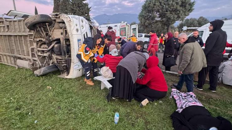 Aydın'da işçi servis minibüsü devrildi; 16 yaralı / Ek fotoğraflar