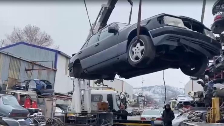 Ankara’da yurt dışından gelen araçları parça parça söken hurdacılara operasyon; 2 gözaltı
