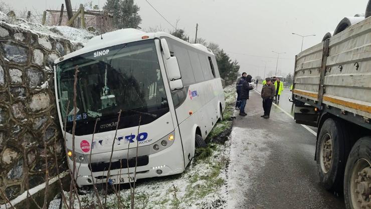 Otobüs, yol kenarındaki kazazedelere çarptı; 1 ölü, 3 yaralı