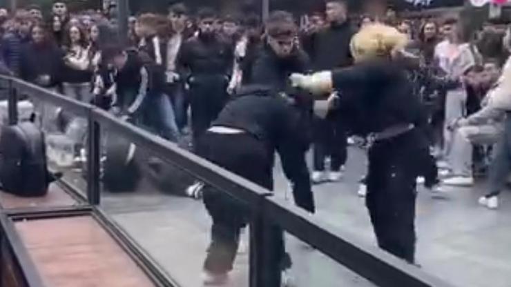 Maltepe’de kadınlar saç saça, baş başa birbirine girdi