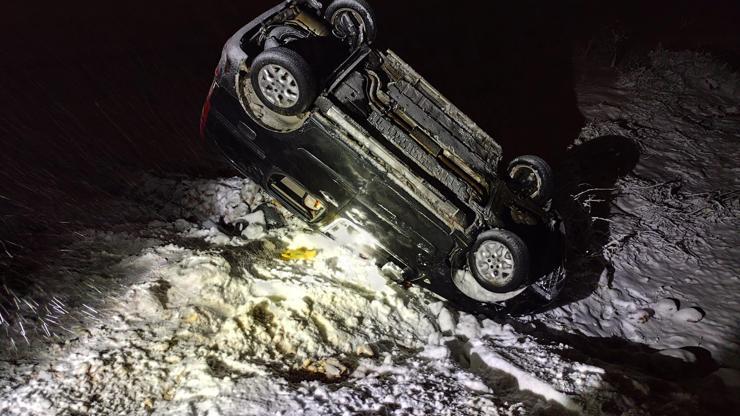 Mardin'de hafif ticari araç devrildi: 5 yaralı