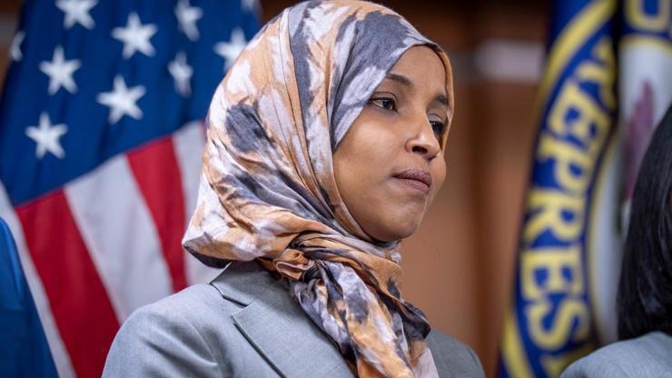 Trump yine Ilhan Omar'ı hedef aldı: Hapiste olmalı, hatta daha kötü ceza olarak ülkesine dönmeli