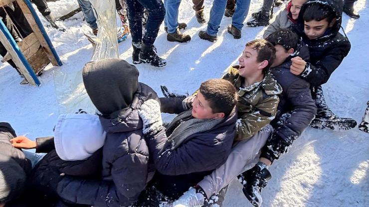 Ordu'da 150 kişi, zincir oluşturup poşetle kaydı