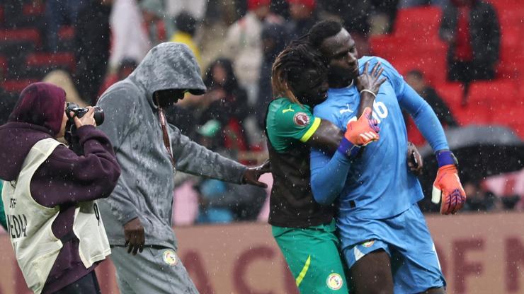 FIFA'dan sonra Afrika Futbol Konfederasyonu da Senegal'i kınadı