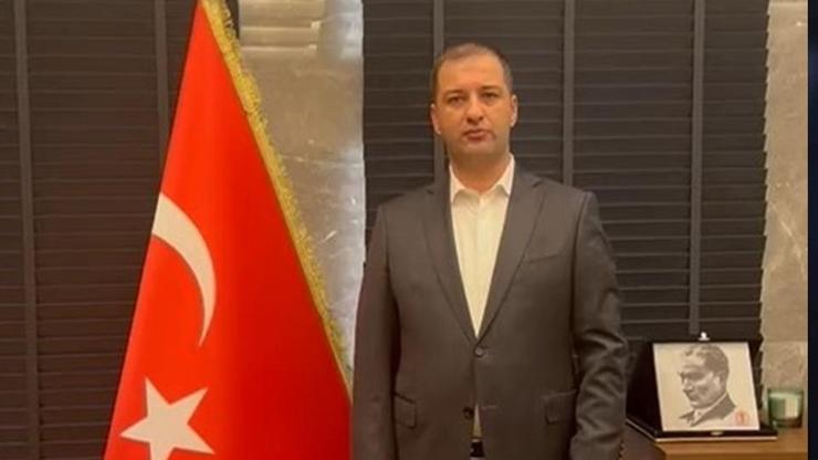  Ay yıldızlı bayrağımız başımızın tacıdır