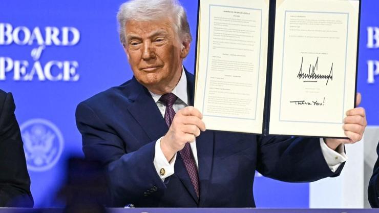 SON DAKİKA... Gözler Davosta: Gazze Barış Kurulu için imzalar atıldı Trumptan açıklamalar