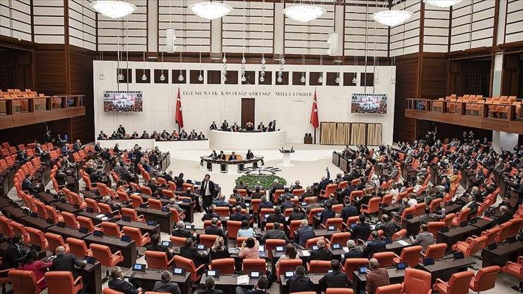 En düşük emekli maaş aylığı düzenlemesini içeren kanun teklifi TBMM'de kabul edildi