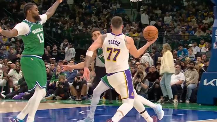 NBA'de Lakers, deplasmanda Mavericks'i mağlup etti