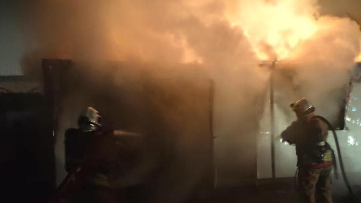 Hatay’da konteyner yangını