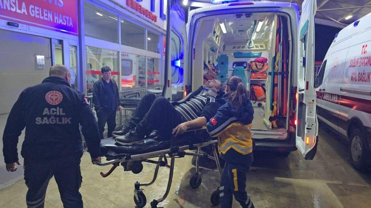 Adana'da işçi servisi minibüsü devrildi; 13 yaralı