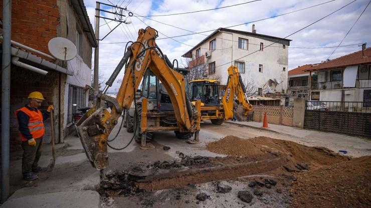 Sarnıç’ta içme suyu altyapı çalışmaları sürüyor