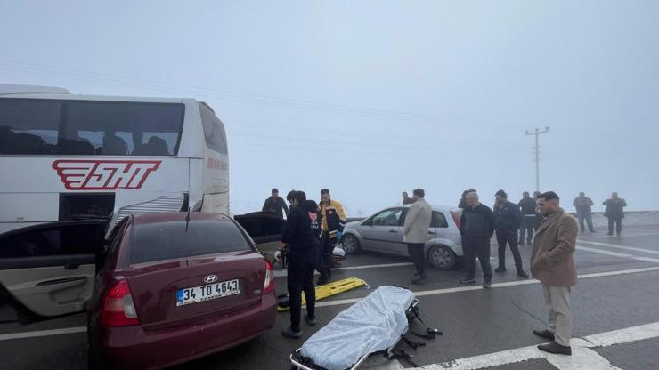 Sivas'ta 4 araç zincirleme kazaya karıştı; 7 yaralı