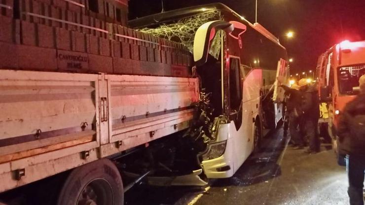  Yolcu otobüsü şoförü yaşamını yitirdi