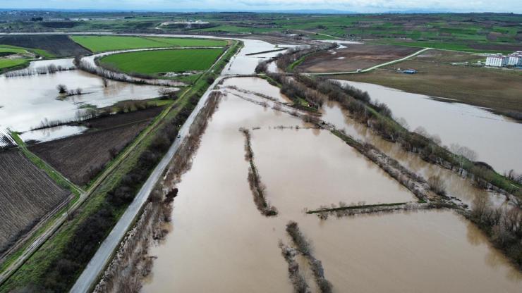 Metrekareye 60 kilogram yağış düşen Edirne’de, Tunca Nehri’nde su seviyesinde kritik artış Metrekareye 60 kilogram yağış düşen Edirne’de, Tunca Nehri’nde su seviyesinde kritik artış