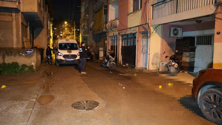 İzmirde yol verme kavgası: 1i ağır 7 yaralı