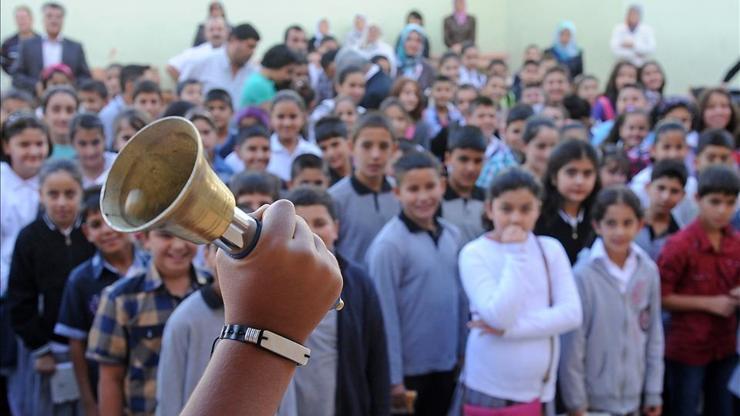 Okullarda ikinci dönem Bayrak sevgisi temasıyla başlıyor: 18 milyon öğrenci yarın dersbaşı yapacak
