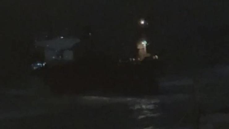 İstanbul'da yük gemisi karaya oturdu