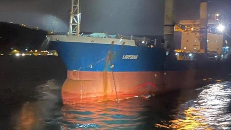 İstanbul Boğazı'nda sürüklenen yük gemisi kurtarıldı