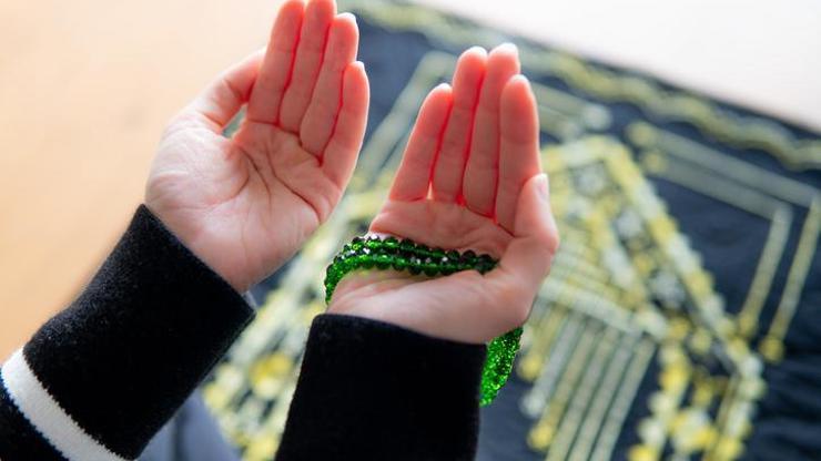 BERAT KANDİLİ SURELERİ, ZİKİRLERİ, TESBİHLERİ| Berat gecesinde çekilecek tesbihler, zikirler ve okunacak sureler