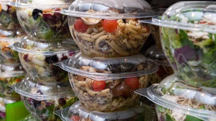 Mutfakta Güvenli Misiniz Toksik Tuzaklar: Mutfak Ürünlerindeki Plastikler Gerçekten Ne Yapıyor Plastiklerden Zehir Mi Yiyoruz İşte Detaylar