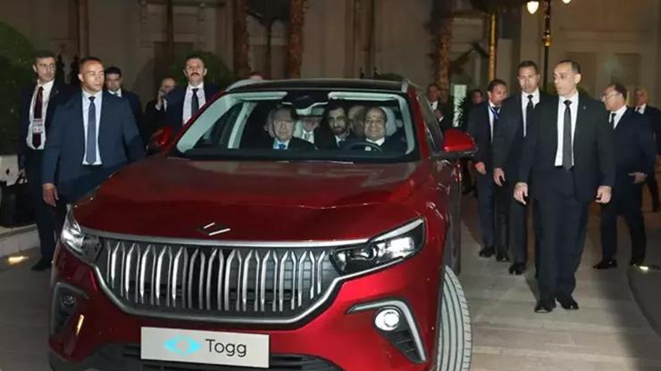 Kahire'de Togg rüzgarı! Cumhurbaşkanı Erdoğan, Sisi'ye hediye etti