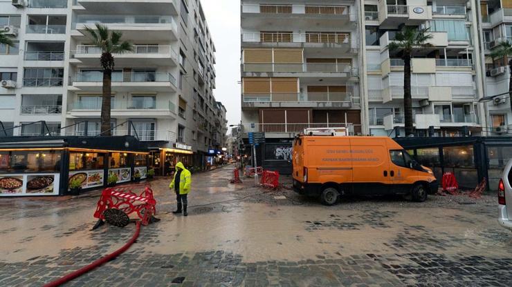 Sarı kodlu uyarı yapılmıştı İzmir yine sele teslim oldu