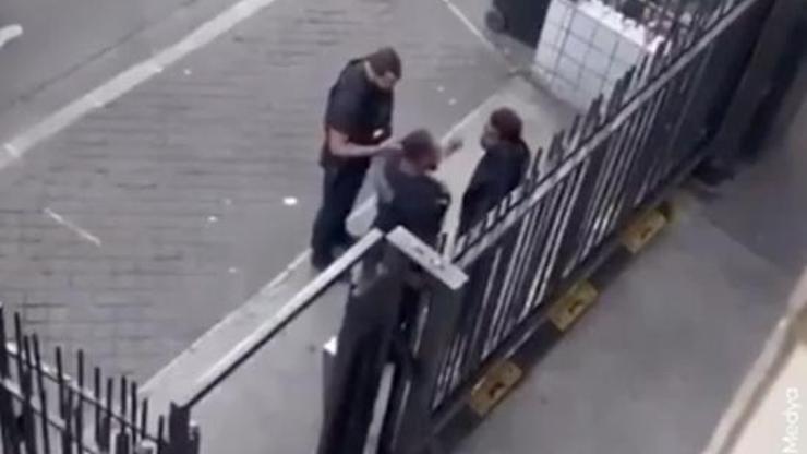 Fransada tokat attığı gencin yüzüne tüküren polis 6 ay tecilli hapis cezasına çarptırıldı