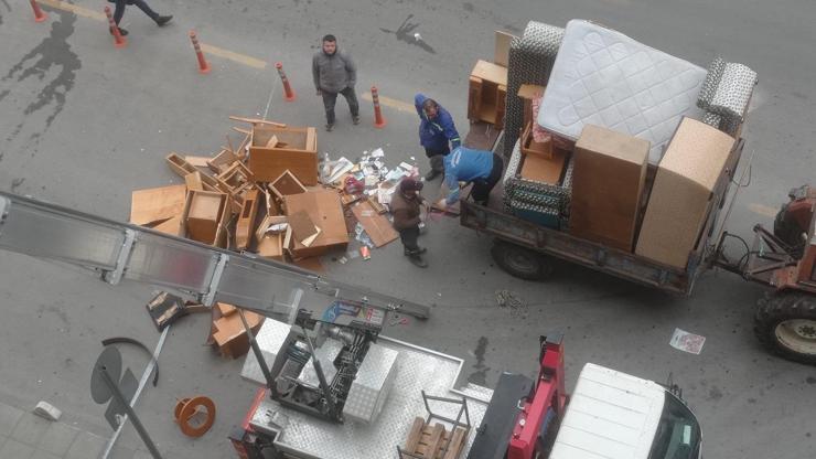 Mersin’de çöp ev boşaltıldı