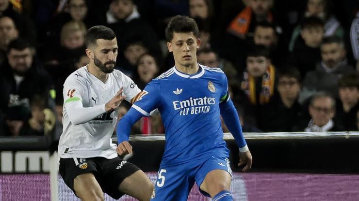 Real Madrid, Valencia deplasmanında 3 puanı aldı