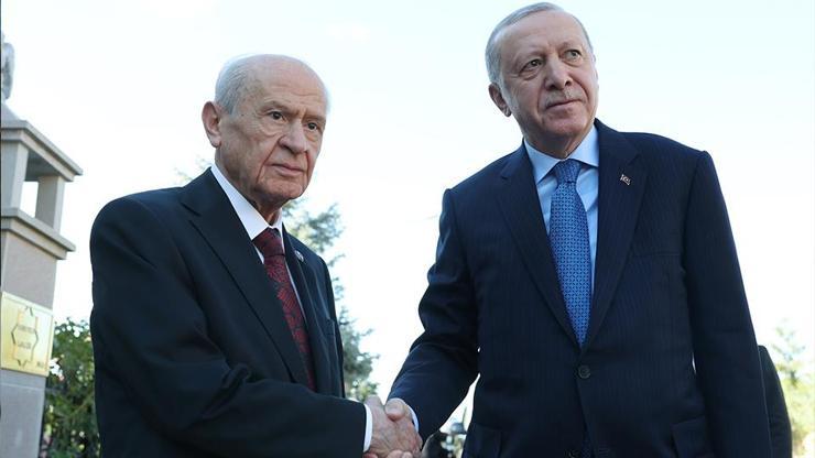 57 GÜLLÜ JEST! Cumhurbaşkanı Erdoğan'dan MHP lideri Bahçeli'ye anlamlı hediye