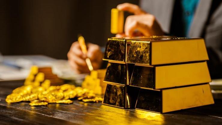 Altın 5 bin dolar eşiğinde denge arıyor, piyasada dalgalanma sürüyor